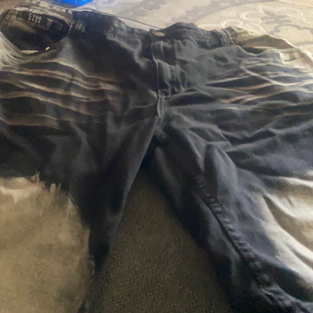 Shorts men’s distressed look